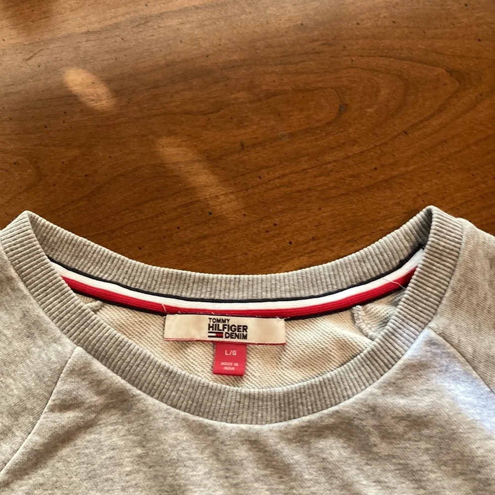 TOMMY HILFIGER Denim Sweatshirt - size womens Large - Picture 10 of 15